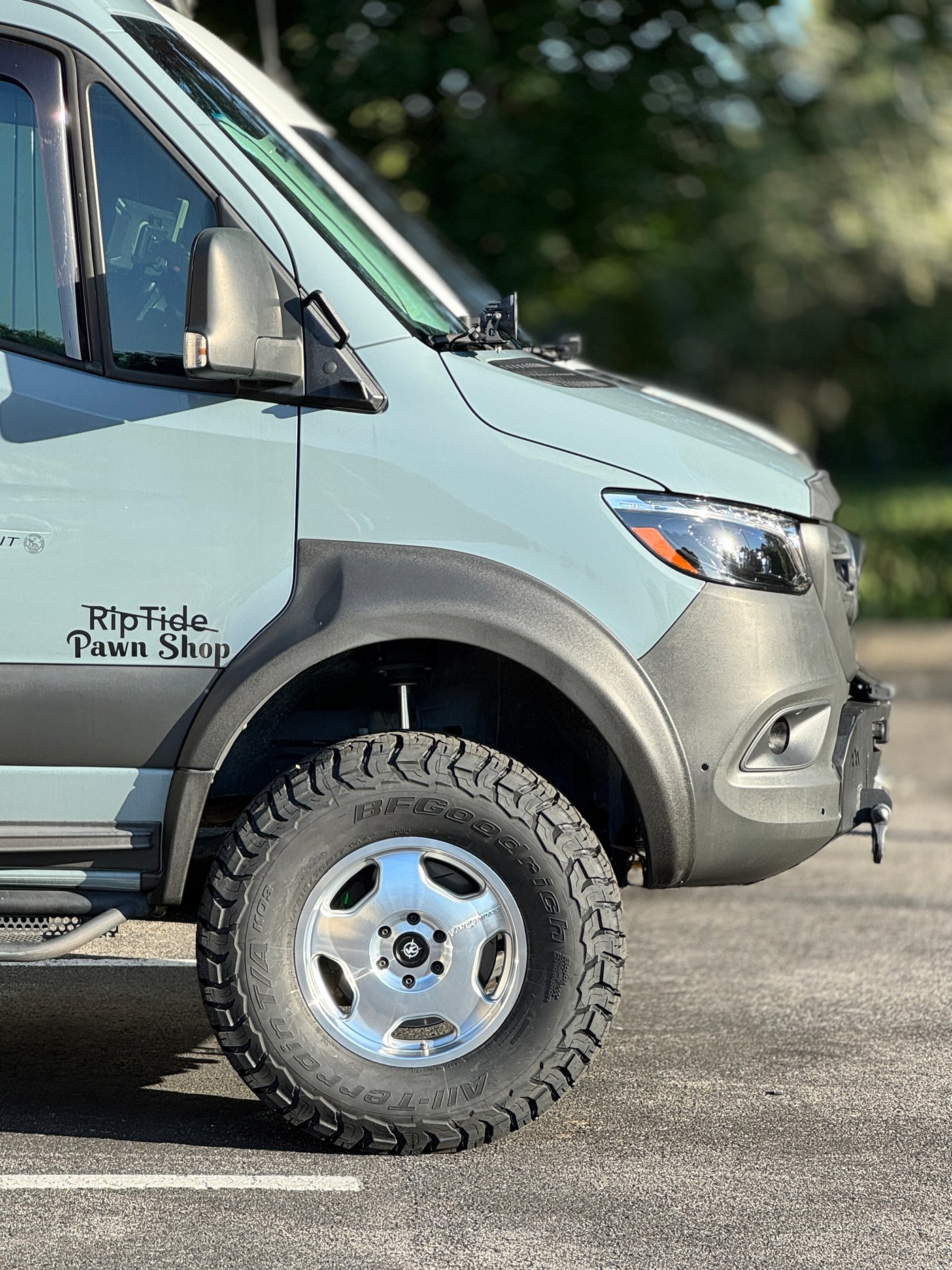 Desert Defender Fender Flares for Winnebago Sprinter Ekko 23b by Terrawagen
