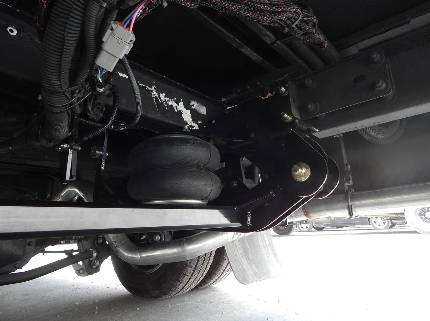 2015+ Ford Transit 350HD C&C Cutaway 2-Stage Rear Air Suspension by Kelderman
