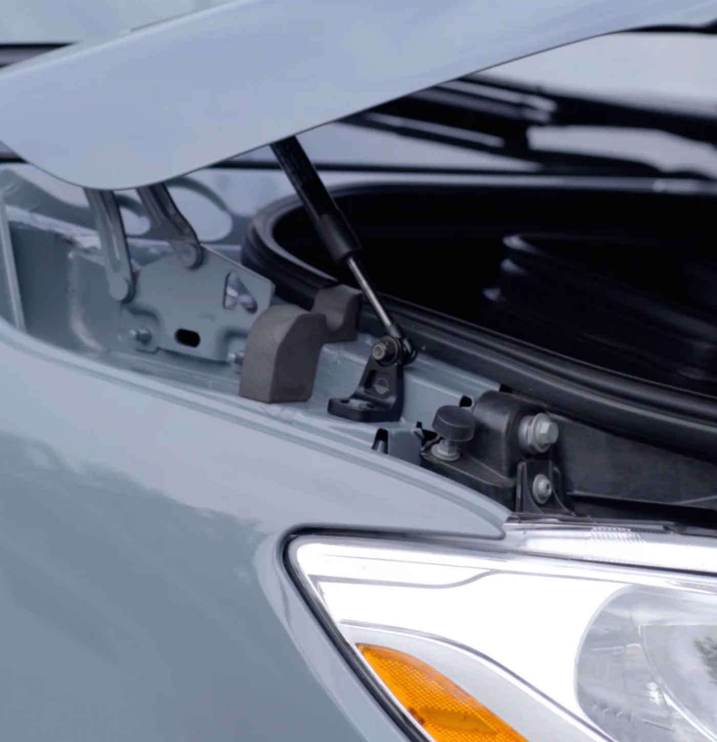 Moonraker Design Sprinter Van Hood Strut