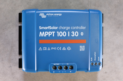 Smart Solar MPPT 100/30 by Victron Energy